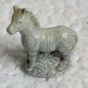 Wade England Vtg Red Rose Tea Miniature Porcelain Zebra Figurine Art Collectible